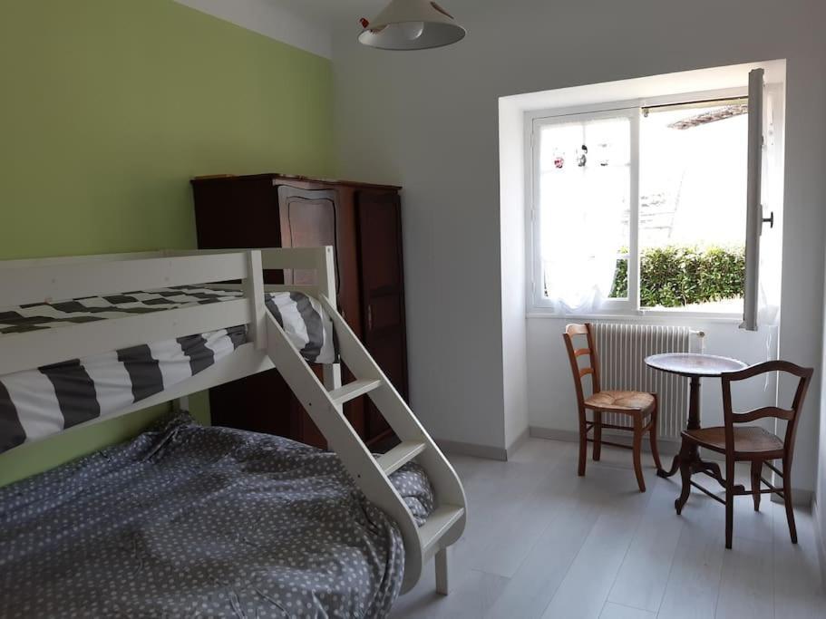 Logement Calme Et Authentique A אספלט מראה חיצוני תמונה