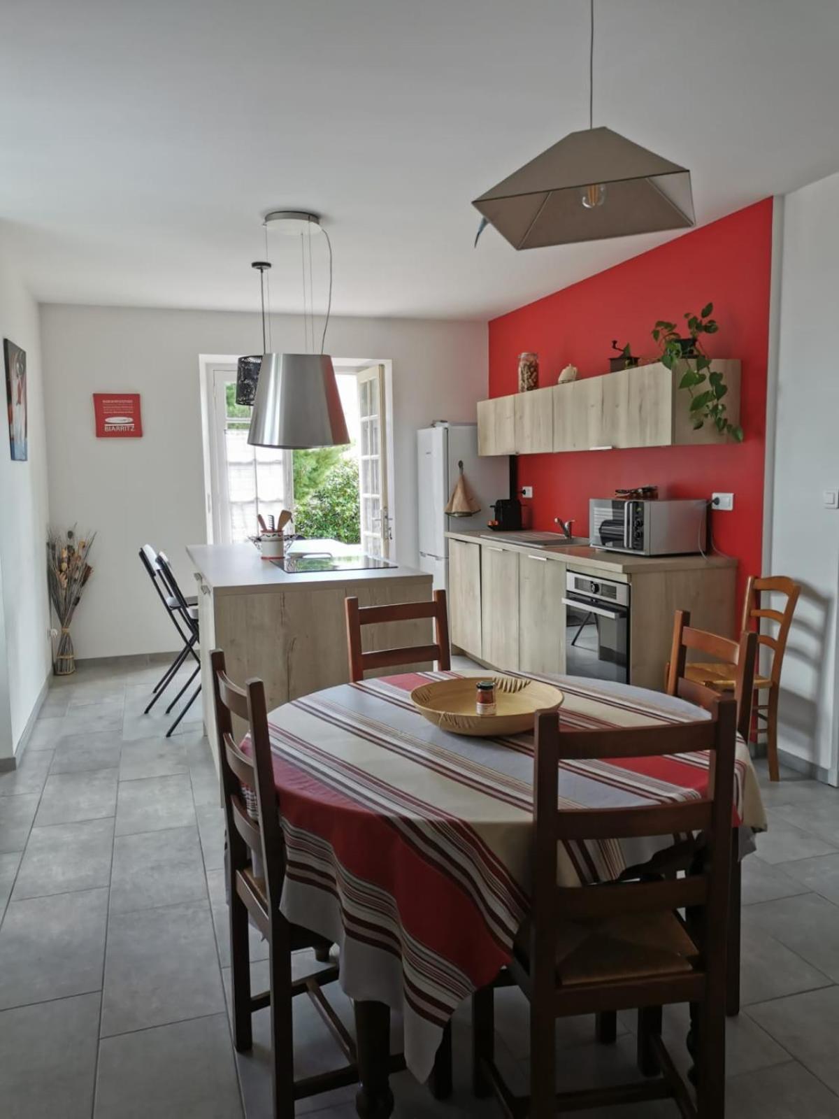Logement Calme Et Authentique A אספלט מראה חיצוני תמונה